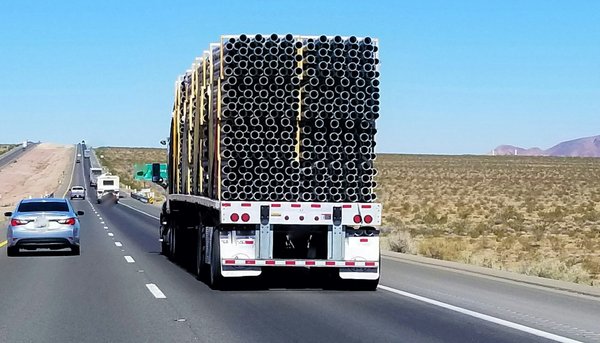 Transport de charges lourdes industrielles : défis et solutions