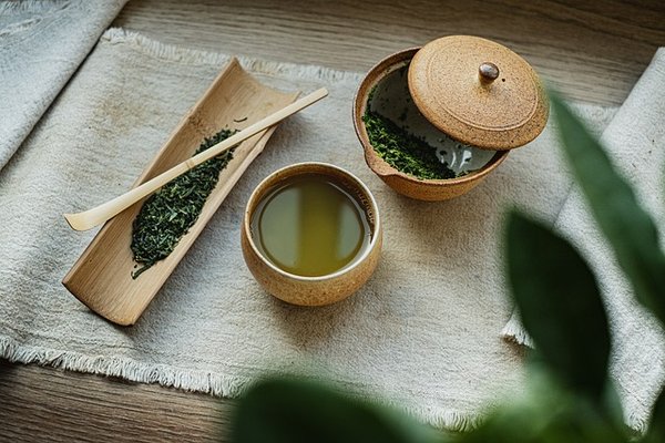 10 raisons d'adopter le thé vert sencha pour une meilleure santé